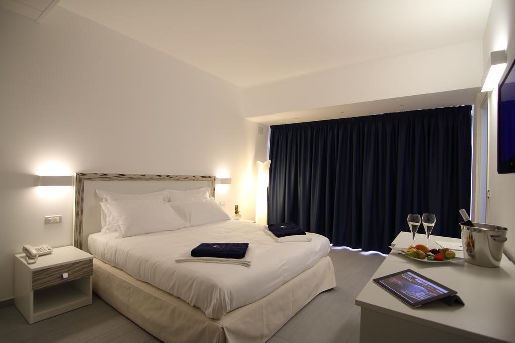 Hotel Miramare Marina di Ragusa Bagian luar foto