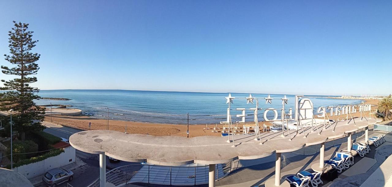 Hotel Miramare Marina di Ragusa Bagian luar foto