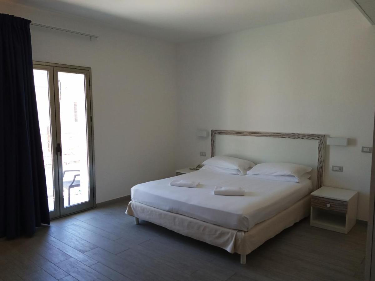 Hotel Miramare Marina di Ragusa Bagian luar foto