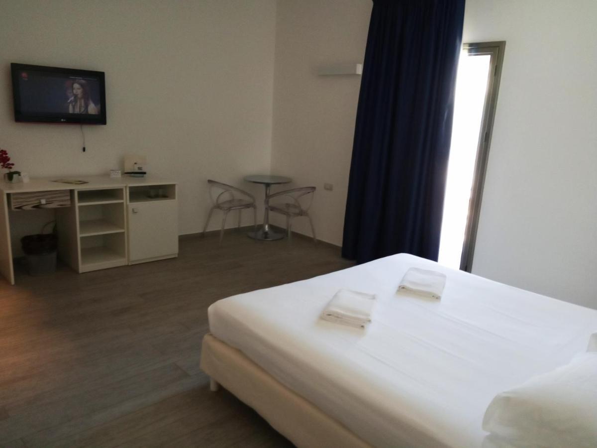 Hotel Miramare Marina di Ragusa Bagian luar foto